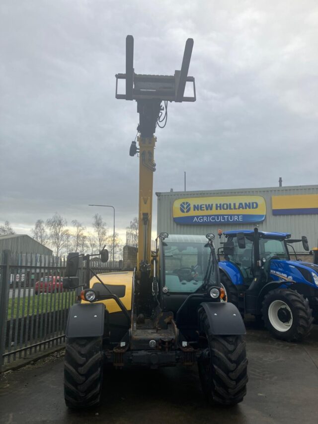 NEW HOLLAND TH6.32 S