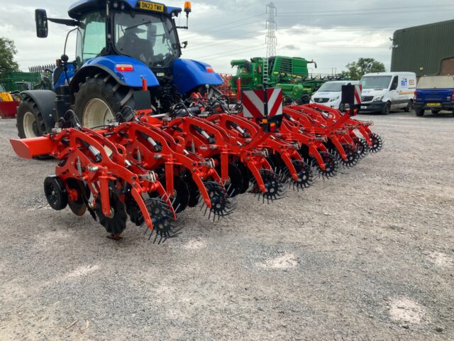 *EX DEMO* KUHN STRIGER 600R CULTIVATOR