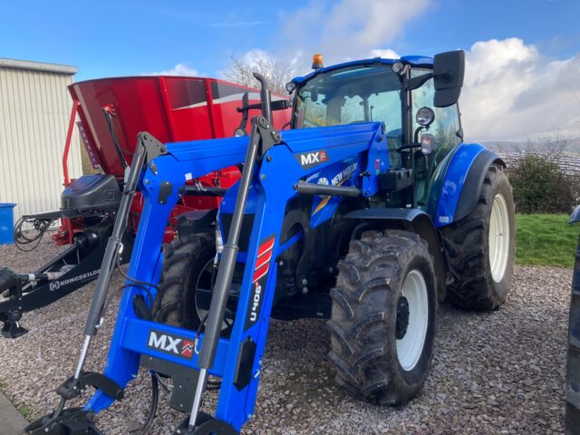 NEW HOLLAND T5.105 & MX FRONT LOADER U406