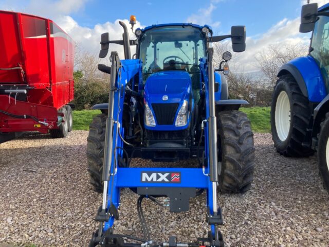 NEW HOLLAND T5.105 & MX FRONT LOADER U406