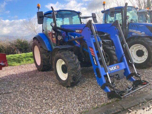 NEW HOLLAND T5.105 & MX FRONT LOADER U406