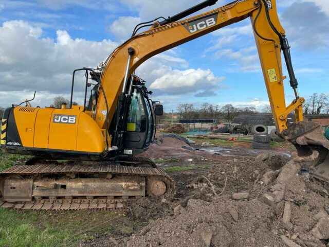 JCB JS 130 Excavator