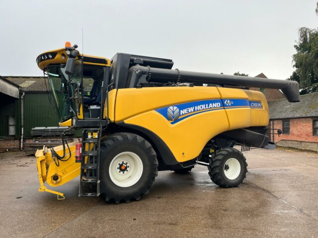 New Holland CX5.90 & 20Ft Varifeed Header