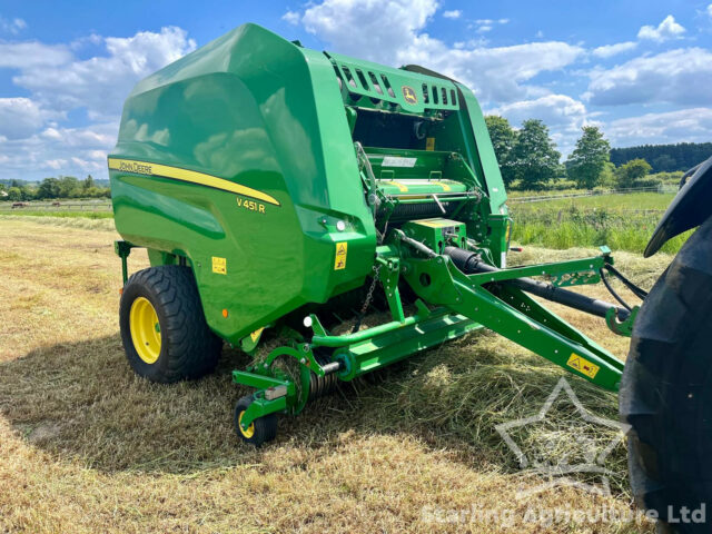 John Deere V451R Round Baler