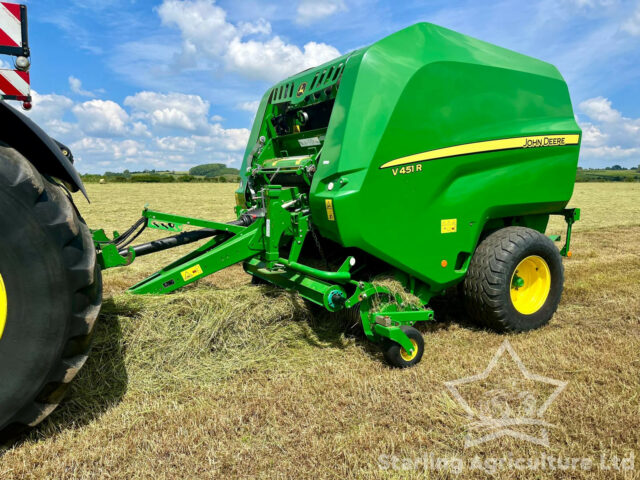 John Deere V451R Round Baler