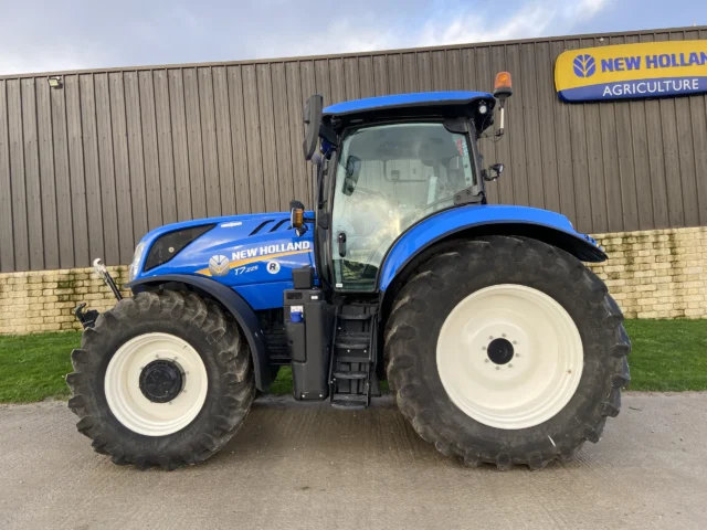 USED New Holland T7.225 Tractor For Sale