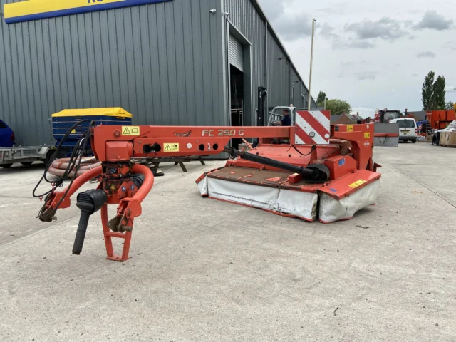 USED Kuhn FC250 G Mower Conditioner For Sale