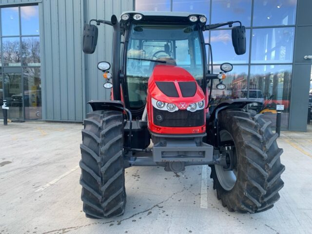 Massey Ferguson 5713S Dyna 4 Tractor