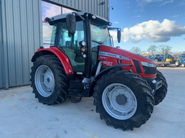 Massey Ferguson 5713S Dyna 4 Tractor