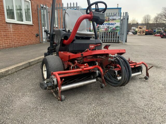 Toro GR3250 Triple Mower