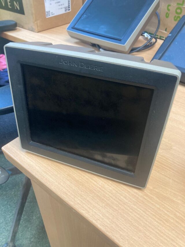 JOHN DEERE UNIVERSAL 4240 DISPLAY