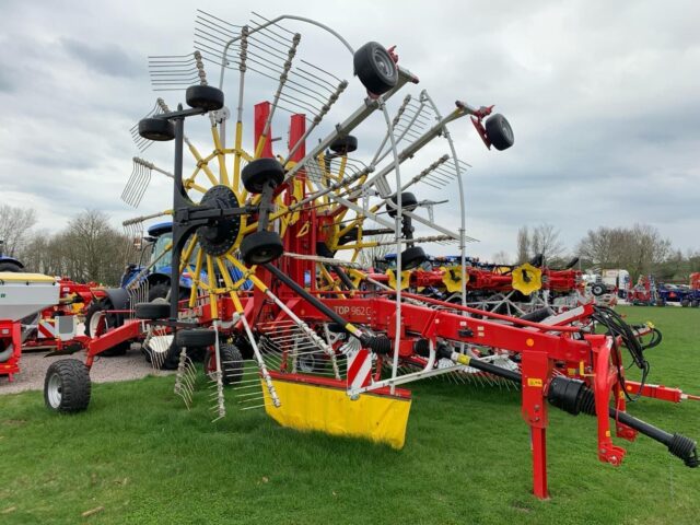 EX DEMO Pottinger TOP 962C Twin Rotor Rake For Sale