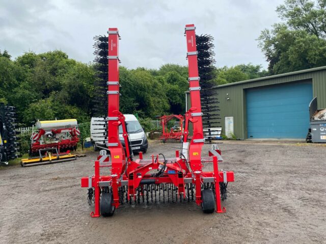 EX DEMO Pottinger Rotocare V8000 For Sale