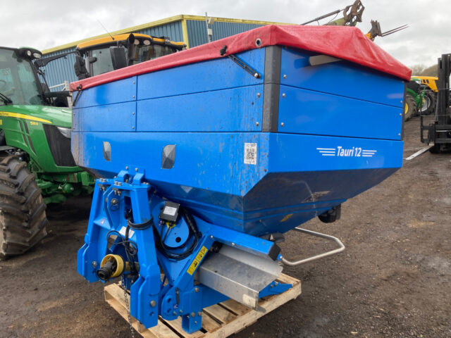 *Make an offer on this machine* Lemken Tauri 12 Fertiliser Spreader *Only 19ton ever spread*