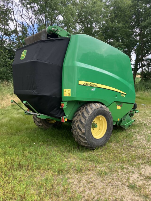 John Deere 990 Baler