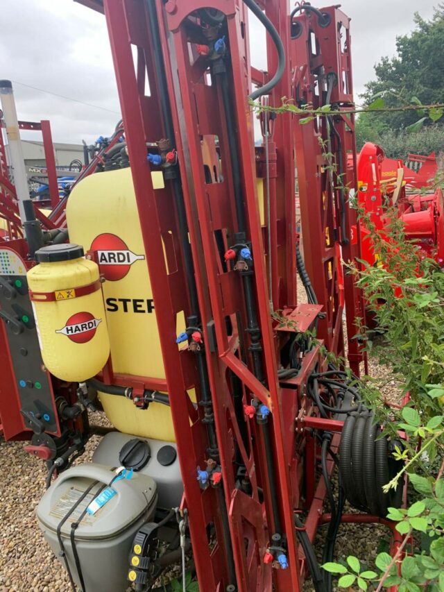 NEW Hardi Master 1000 12 Metre Mounted Sprayer For Sale