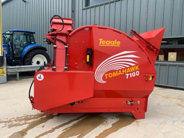 NEW Teagle Tomahawk 7100 Bale Spreader/ Shredder For Sale