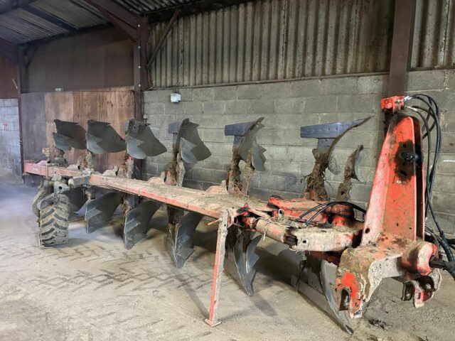 KUHN 153 VARIMASTER 6 FURROW PLOUGH