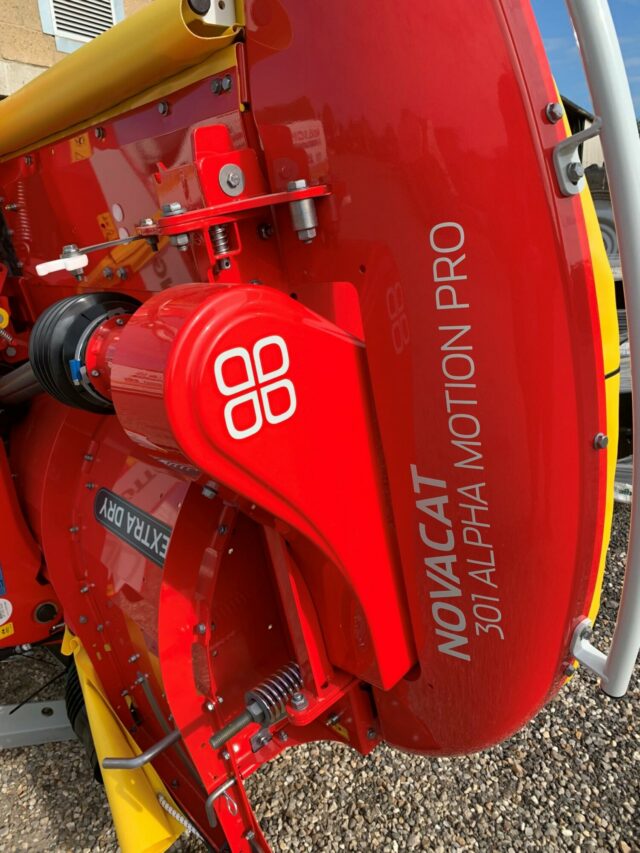 Pottinger Novacat 301 Alpha Motion Pro Front Mower