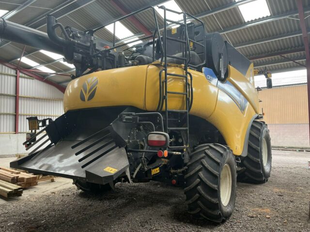 USED New Holland CR9.80 Combine Harvester For Sale