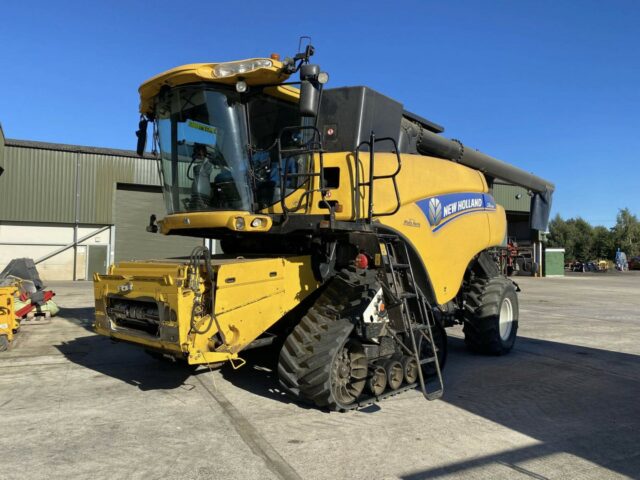 USED New Holland CR9080 Combine Harvester For Sale