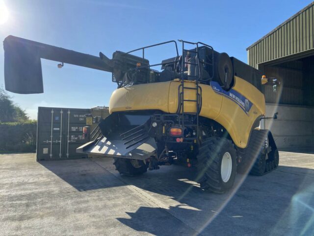 USED New Holland CR9080 Combine Harvester For Sale