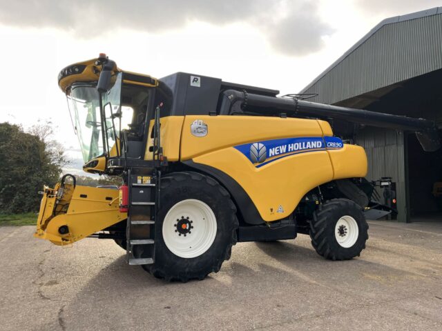 USED New Holland CR8.90 Combine Harvester For Sale