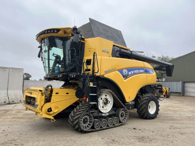 New Holland CR9.90 Combine Harvester For Sale