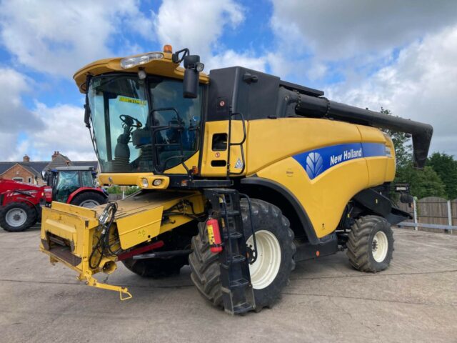 USED New Holland CX8040 Combine Harvester For Sale