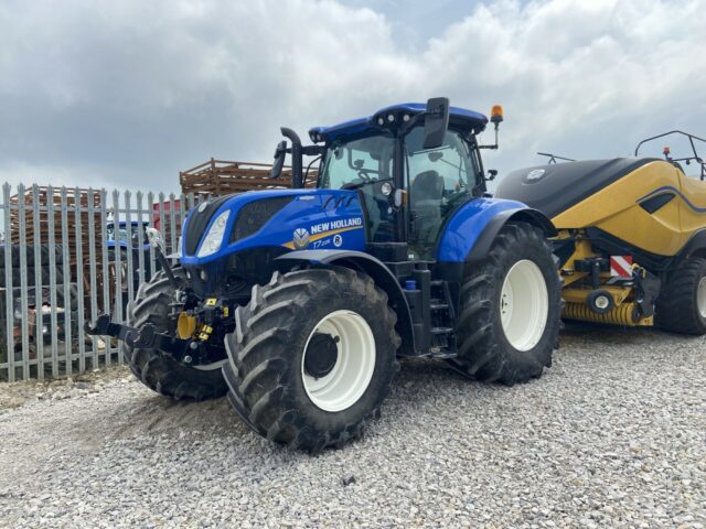 USED New Holland T7.225 Tractor For Sale