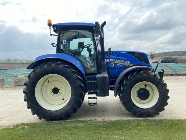 USED New Holland T7.225 Tractor For Sale