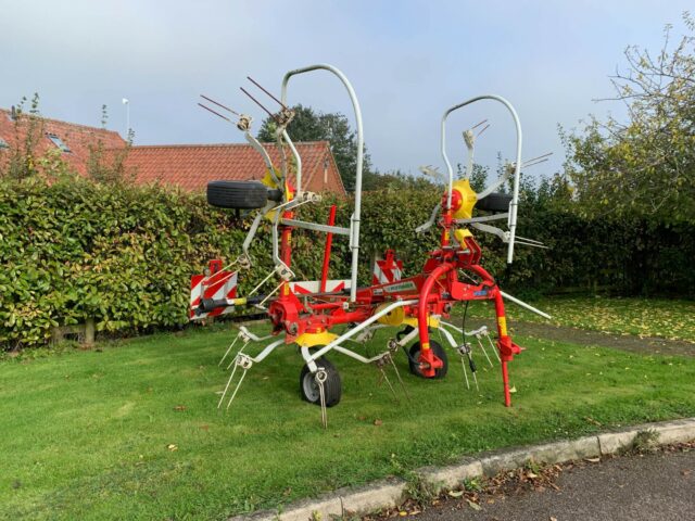 USED Pottinger HIT 4.54 Tedder For Sale