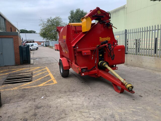 USED Teagle Tomahawk 8500 Bedder/ Feeder For Sale