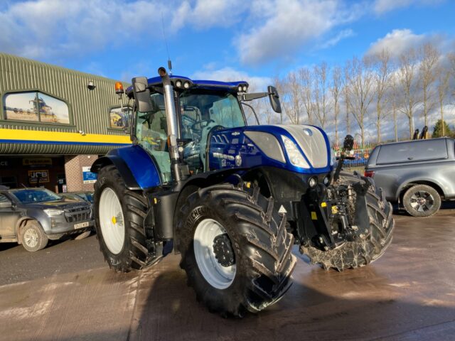 NEW HOLLAND T7.270 AUTO COMMAND