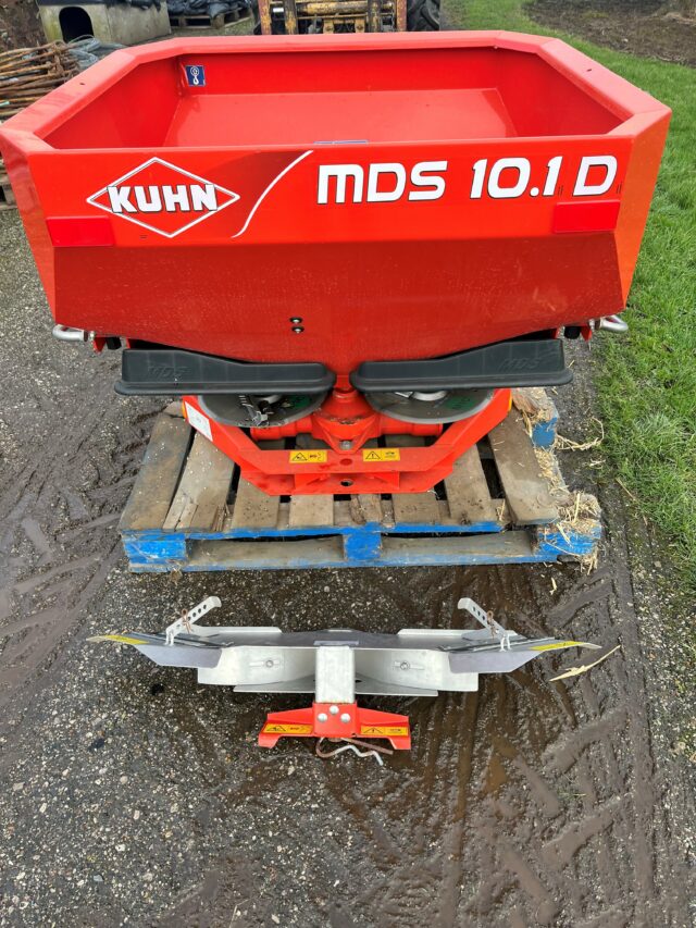 Kuhn MDS 10.1D overall or band spreader