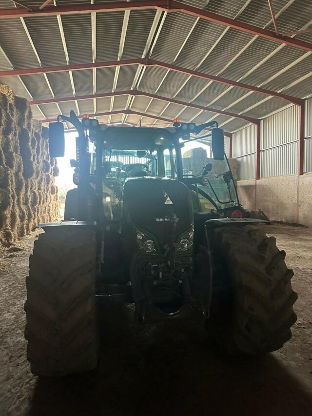 TJ000685 FENDT 724 PROFI+ TRACTOR