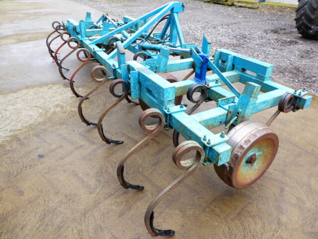 Pigtail Cultivator