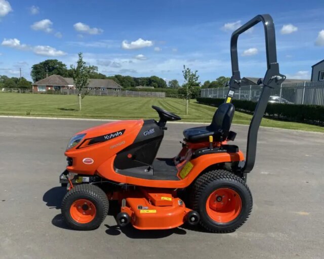 KUBOTA GR2120S RIDE ON MOWER (Ex Demo)