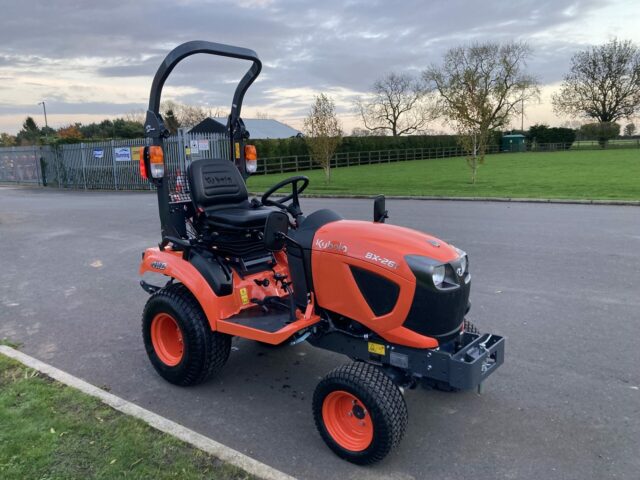 KUBOTA BX261 SUB COMPACT TRACTOR