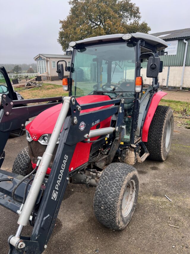 TB003520 MF 1765M MC TRACTOR & LOADER