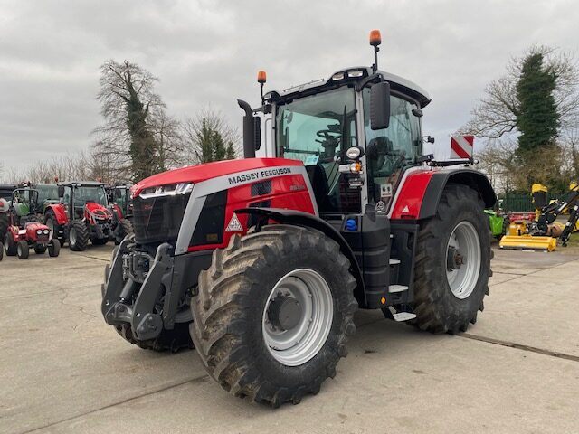 MA803312 MF 8S.225EXD7 4WD TRACTOR