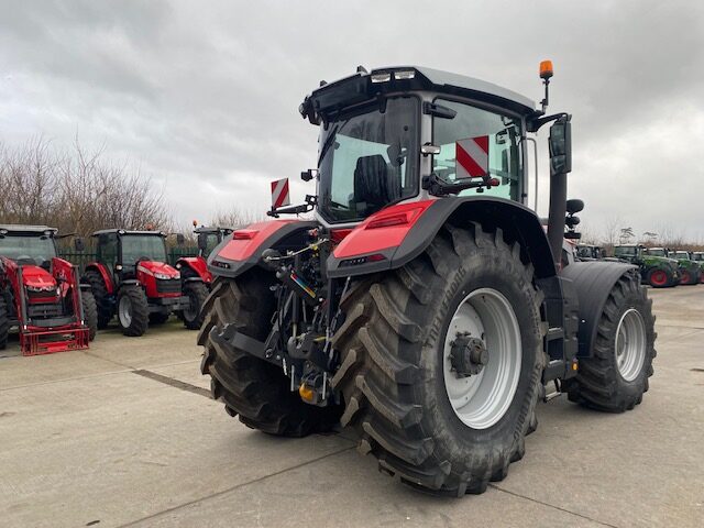 MA803312 MF 8S.225EXD7 4WD TRACTOR