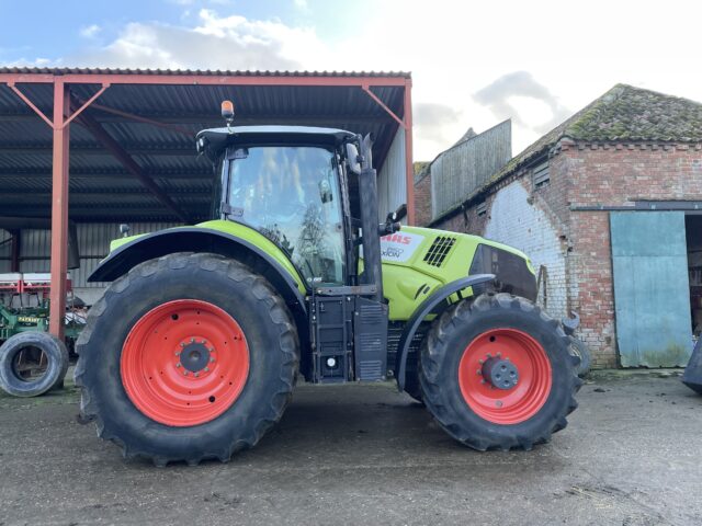 2017 Claas 850 Axion 50k 265hp with gps