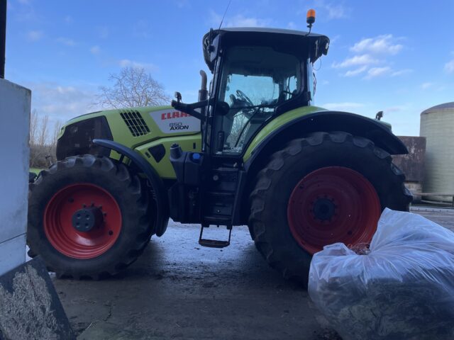 2017 Claas 850 Axion 50k 265hp with gps