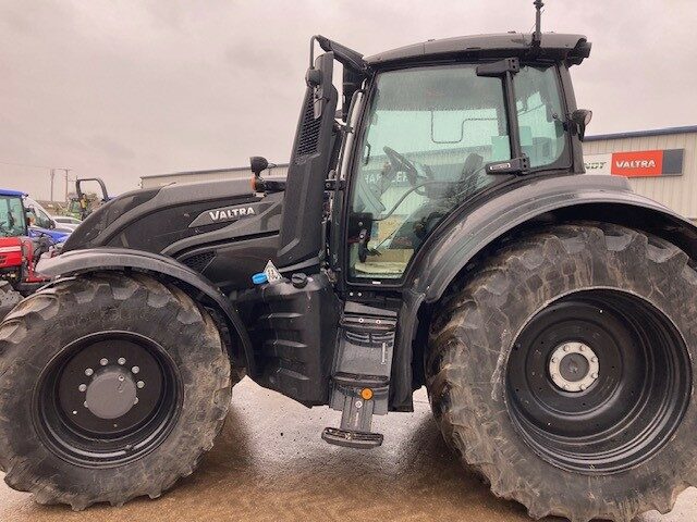 VA685106 – 2021 Valtra T254V SmartTouch Tractor