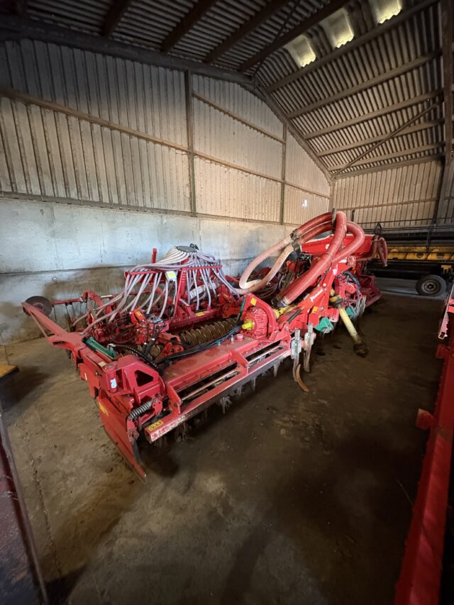 GRIMME GT170 POTATO HARVESTER – 2019 (ONLY 480 ACRES HARVESTED) – EXCELLENT CONDITION (MAIN DEALER MAINTAINED)