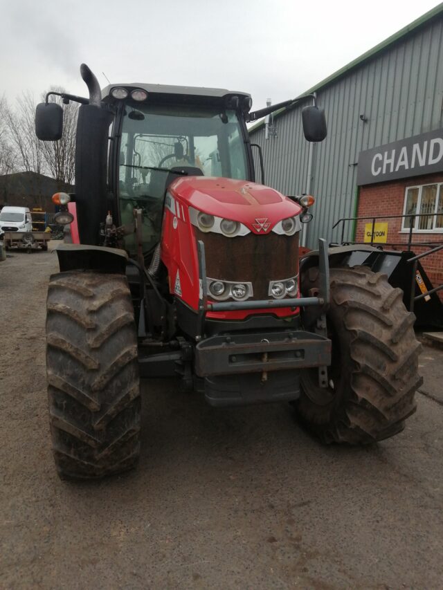 HM067885 2015 Massey Ferguson 7618 Exclusive Dyna 6 4WD Tractor