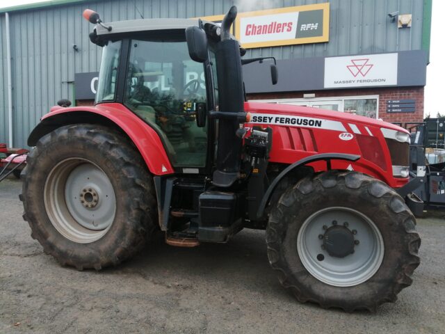 HM067885 2015 Massey Ferguson 7618 Exclusive Dyna 6 4WD Tractor