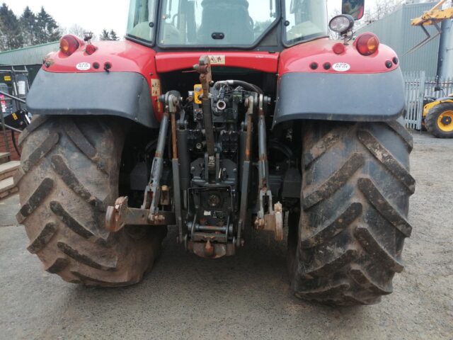 HM067885 2015 Massey Ferguson 7618 Exclusive Dyna 6 4WD Tractor