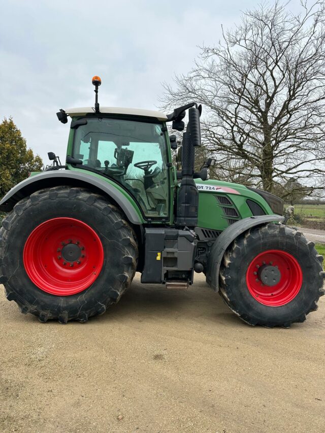 One- 2016 Fendt 724 Vario Profi Plus